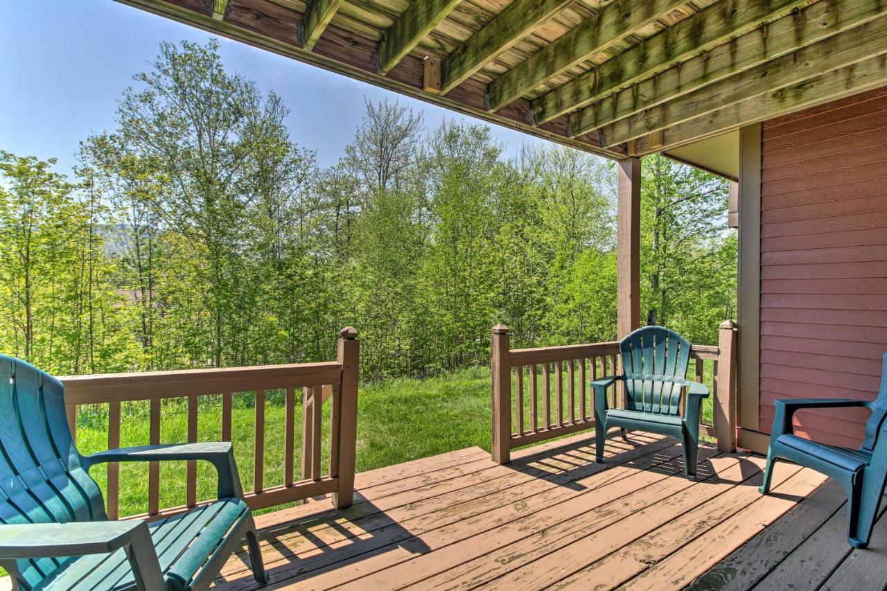 Timber Creek Townhome With 2 Decks And Mtn Views! Уэст-Довер Экстерьер фото
