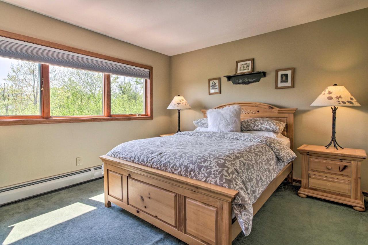 Timber Creek Townhome With 2 Decks And Mtn Views! Уэст-Довер Экстерьер фото